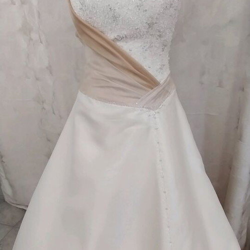 Wedding dress A-line embroidered with Swarovski stones size L