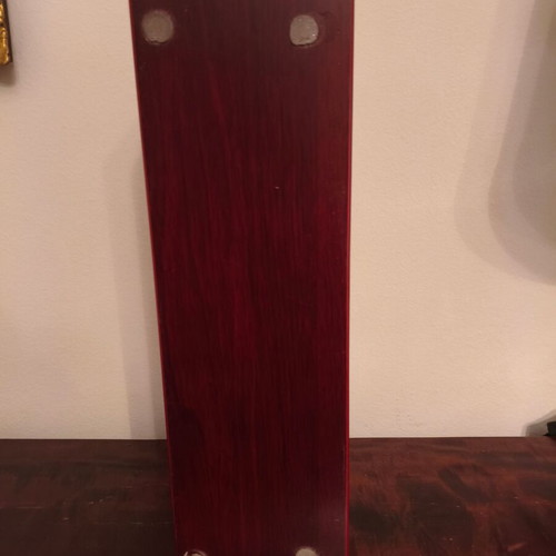 Wooden wine case used with accessories