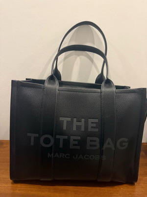 Marc Jacobs μεγάλη τσάντα tote μεταχειρισμένη σαν καινούργια μαύρο δέρμα