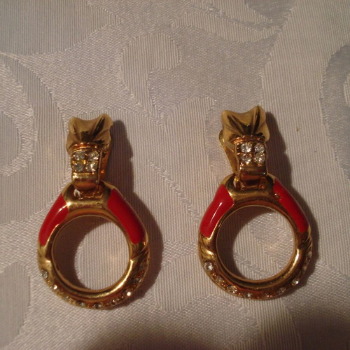 Vintage earrings with clips like new