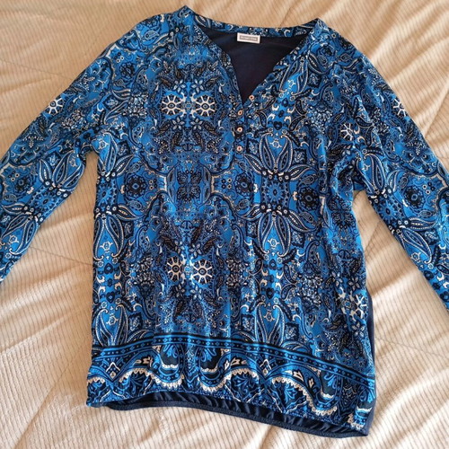 Women's blouse like new, blue patterned, size L
