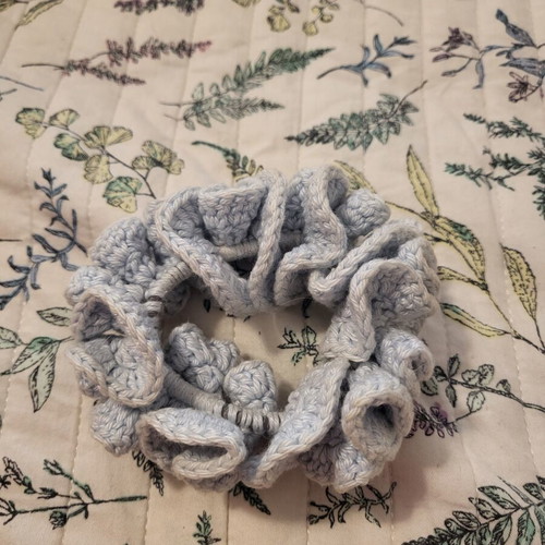 Knitted scrunchie like new, blue
