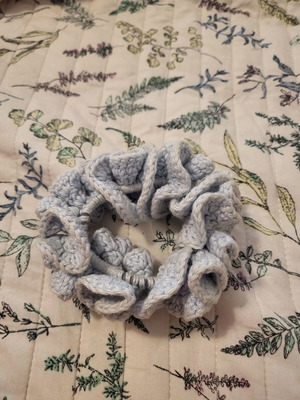 Knitted scrunchie like new, blue