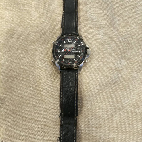 Jacques Lemans F5009 watch used with worn glass and strap
