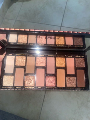 Too Faced The Natural Nudes eye palette like new