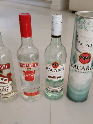 Pack of 2 old drinks, 1 vodka and 1 Bacardi, like new
