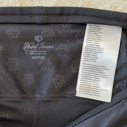 Pearl Izumi sports shorts with built-in leggings, size M, black