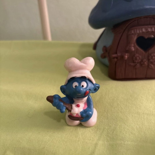 Schleich/Peyo Smurfs vintage figures with house