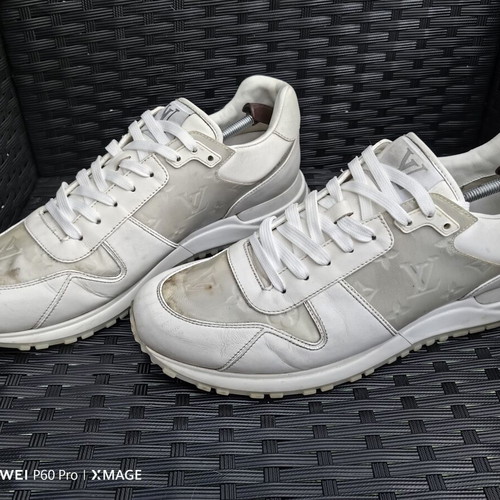 Louis Vuitton sneakers used size 43.5 white authentic