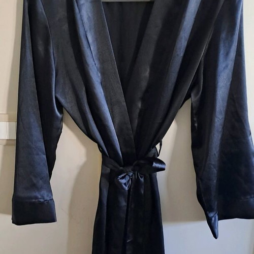 Women's satin robe black size M like new