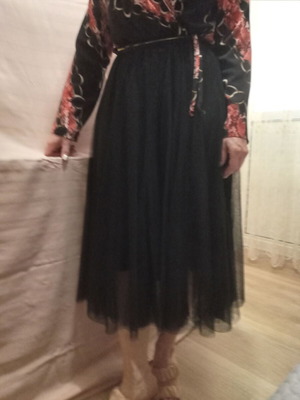 Black midi tulle skirt like new