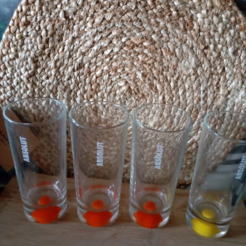 Absolut vodka glasses set of 4 like new, unique design