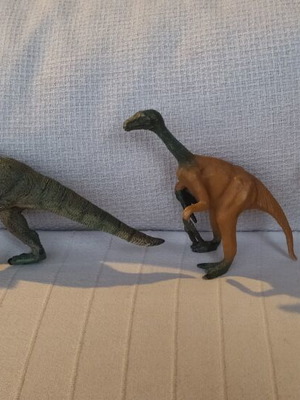 Dinosaur figures like new, set of 16