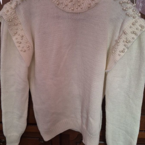 Women's sweater new, one size, pearl details