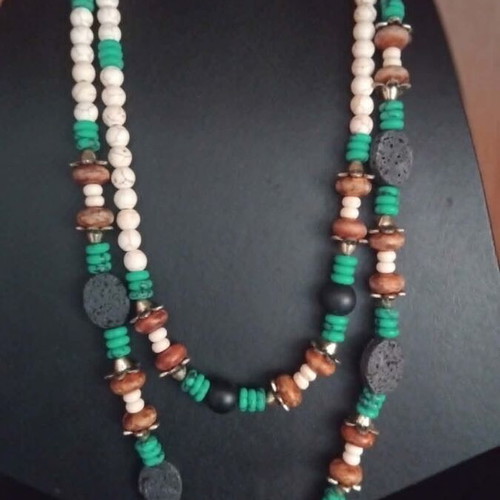 Necklace with stones and volcanic lava, like new, 2 strands 44 cm