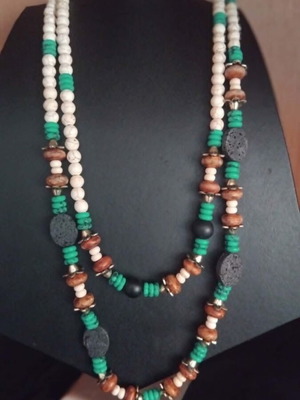 Necklace with stones and volcanic lava, like new, 2 strands 44 cm