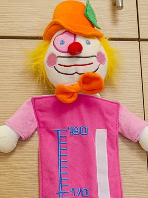 Fabric height chart with clown design