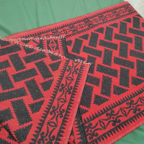 Woven runner used