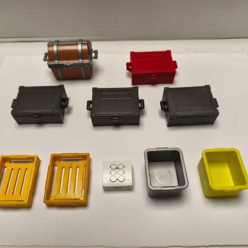 Playmobil chests, suitcases and crates like new