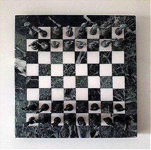 ΣΚΑΚΙ με μαρμάρινη σκακιέρα και μεταλλικά πιόνια