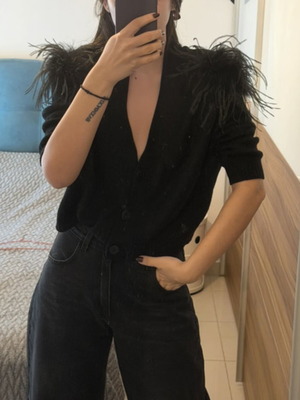 Zini cardigan with detachable feathers size 40 like new black