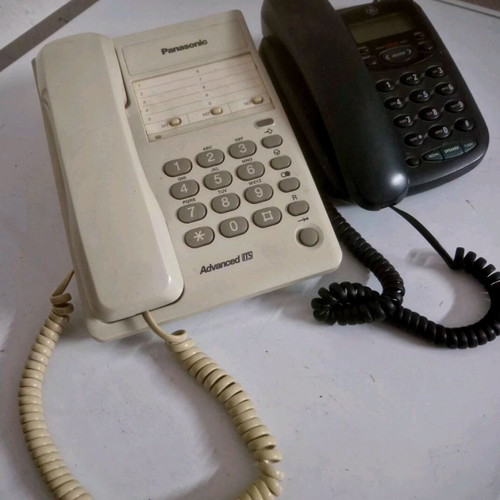 Home phones used, wired, black