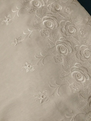 White curtain with embroidery, like new, 245x300 cm