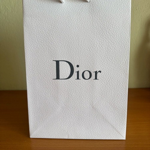 Dior white bag like new made of thick paper