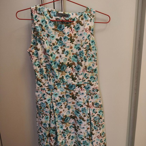 Toi & Moi floral summer dress, size Small, white and turquoise