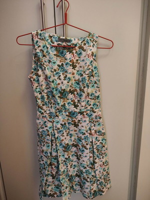 Toi & Moi floral summer dress, size Small, white and turquoise