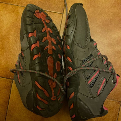 Women's athletic shoes used, size 38, gray and pink