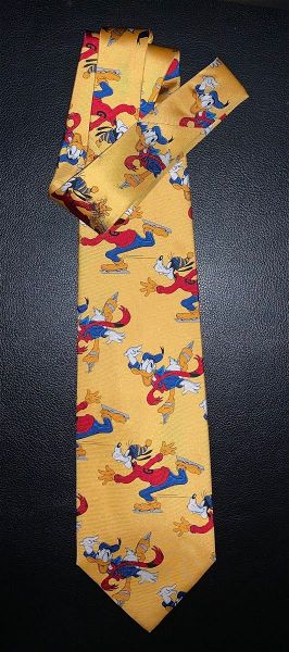  Vintage Walt Disney Iside 100% metaxoti gravata. Made In Italy.