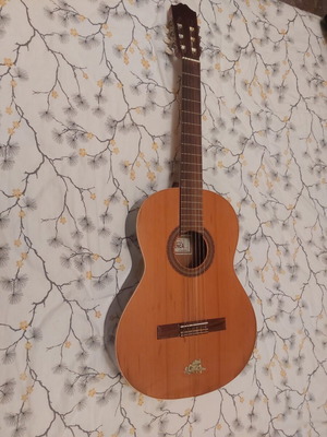 Κλασική κιθάρα Guitarras Cuenca Mod. 10 Cedro μεταχειρισμένη με θήκη