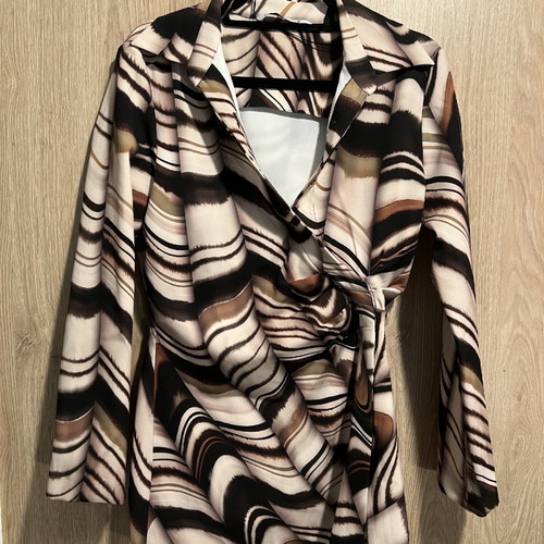 Zara type jacket size Medium new with side zipper