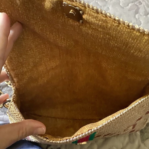 Handmade shoulder bag with chain
