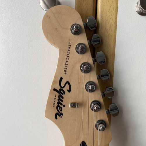 Squier Stratocaster left-handed guitar 2023 with Stagg amp and Ritter case