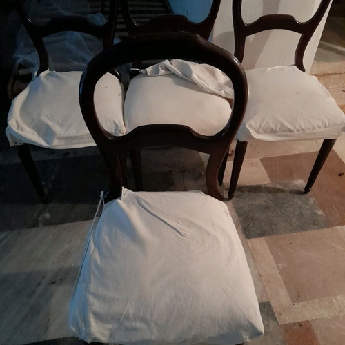 Classic dining chairs like new, set of 4, wooden