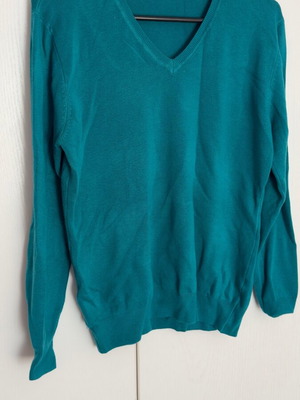 Set of 3 sweaters used, one size, pink and turquoise