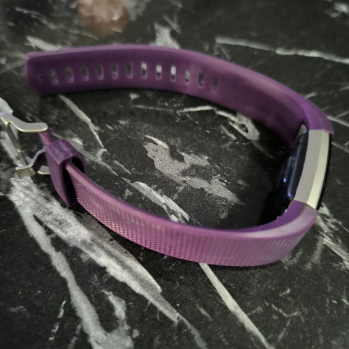 Fitbit Charge 2 smartwatch like new with purple strap and charger