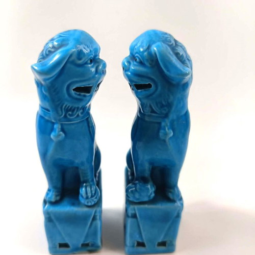 Pair of vintage Chinese Foo Dogs in like new condition, turquoise porcelain