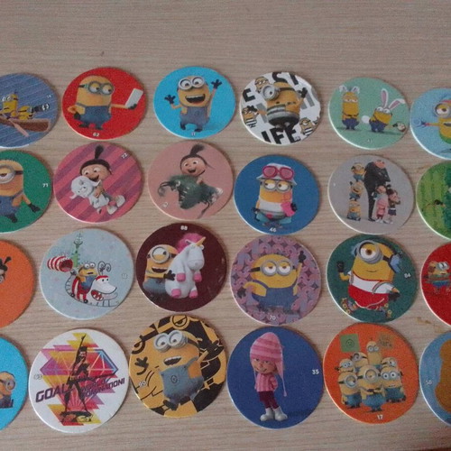 Minions Chipicao caps like new, pack of 24 pieces