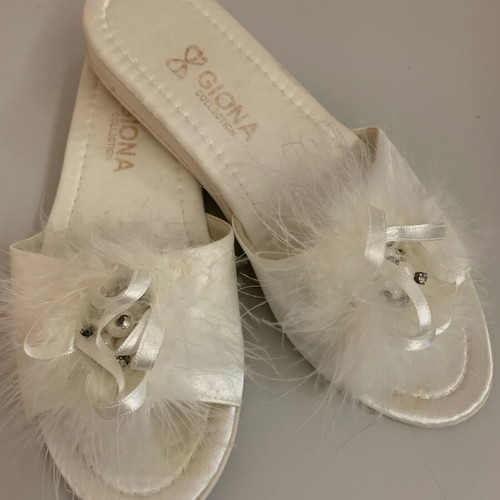 Gio+ bridal slippers used, white size 38 with feathers and rhinestones
