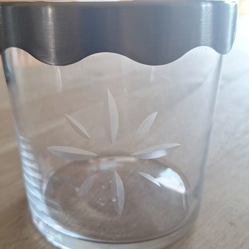 Glass container with lid like new