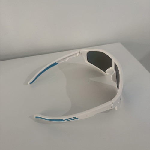 Gianni Intelligent Eyewear Sunglasses White Frame Blue Iridescent