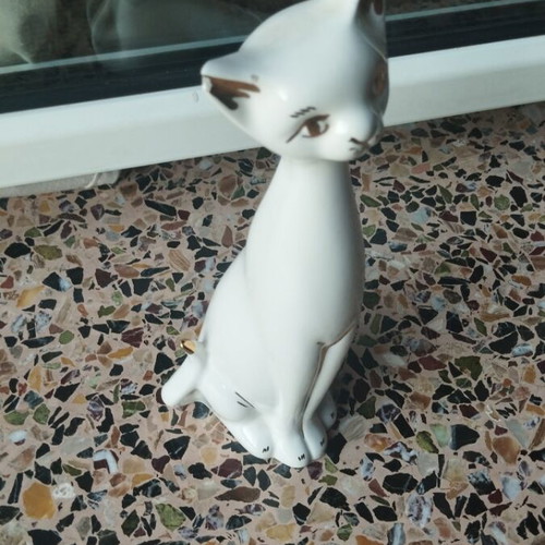 Porcelain Cat Figurine Hungary 23cm like new