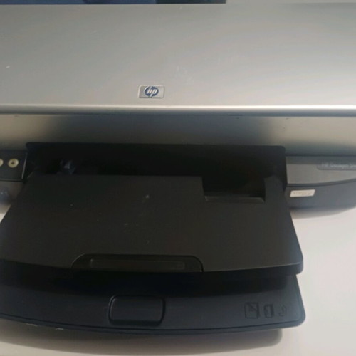 Compact Presagio CQ57 laptop used, works normally
