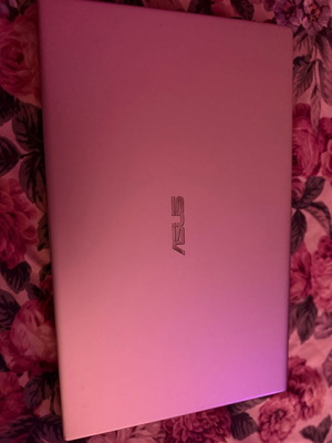 Asus VivoBook 17” Ryzen 3 8GB RAM 500GB SSD like new