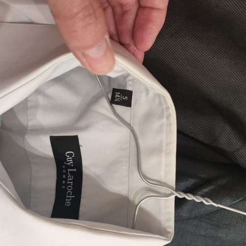 Guy Laroche men's wedding suit like new with two shirts and tie
