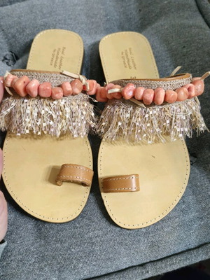 Δερμάτινα σανδάλια σαν καινούργια, μέγεθος 36, μπεζ και πορτοκαλί