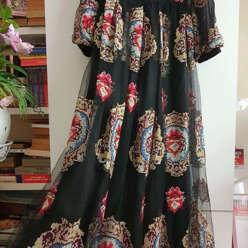 Long embroidered dress new, size M, multicolored
